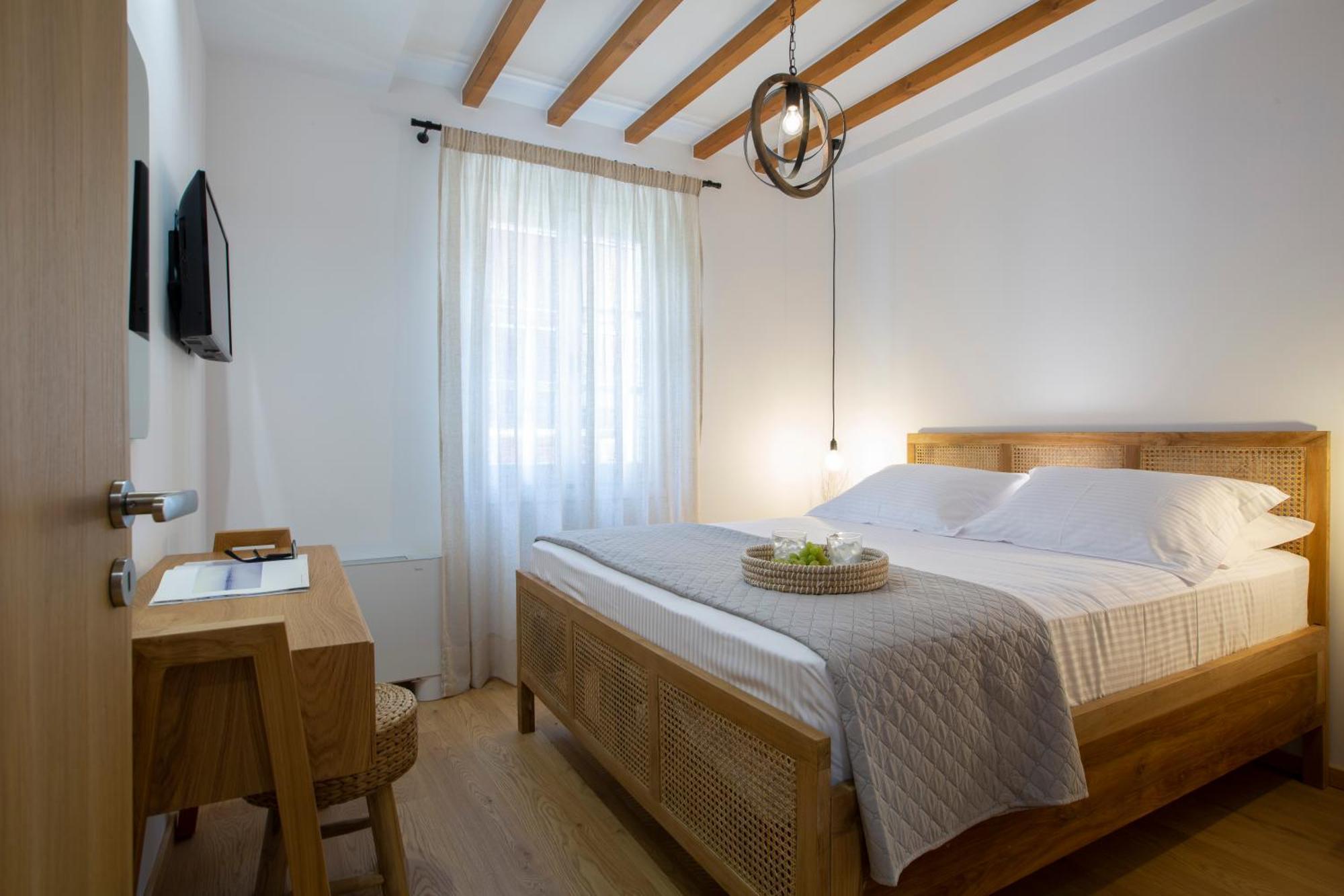Angestrale Wood Apartment
